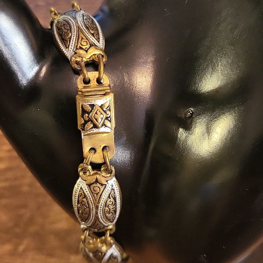 Vintage Bronze Colour Bracelet - Picture 2 of 6